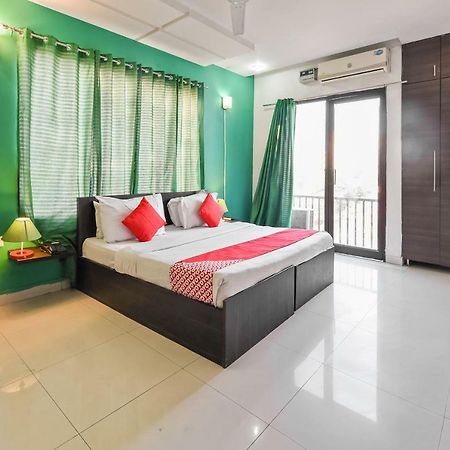 Oyo Flagship 387 Moulsari Avenue Hotel Gurgaon Bagian luar foto