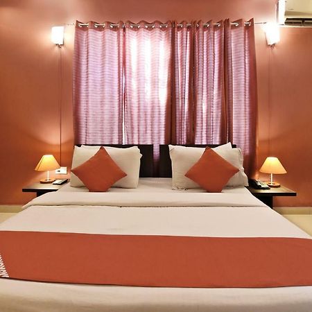Oyo Flagship 387 Moulsari Avenue Hotel Gurgaon Bagian luar foto