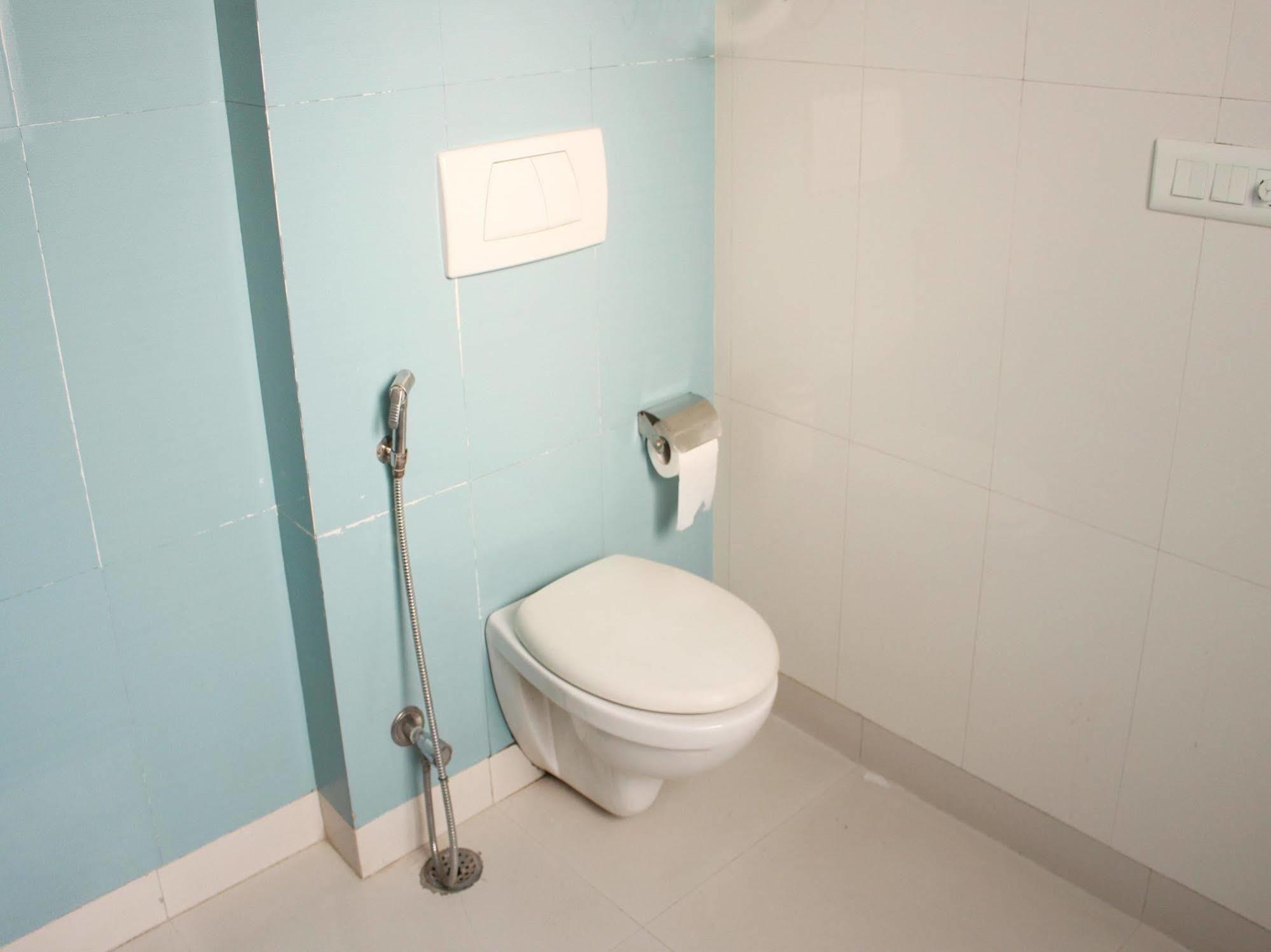 Oyo Flagship 387 Moulsari Avenue Hotel Gurgaon Bagian luar foto