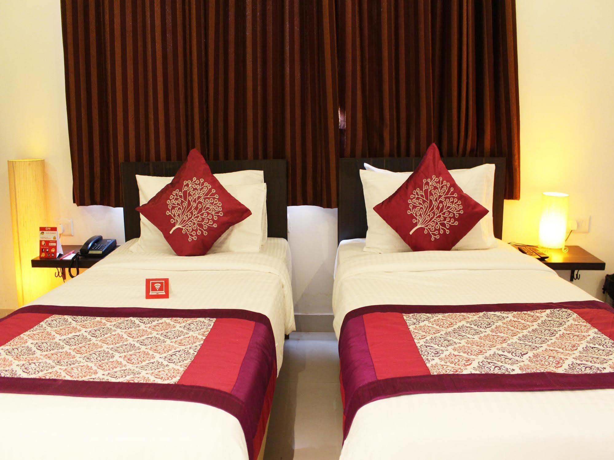 Oyo Flagship 387 Moulsari Avenue Hotel Gurgaon Bagian luar foto