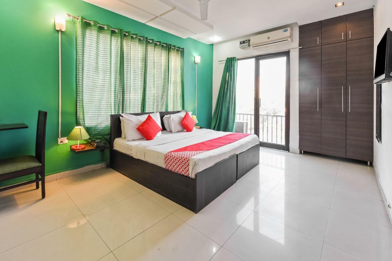 Oyo Flagship 387 Moulsari Avenue Hotel Gurgaon Bagian luar foto