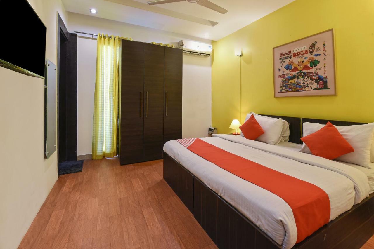 Oyo Flagship 387 Moulsari Avenue Hotel Gurgaon Bagian luar foto
